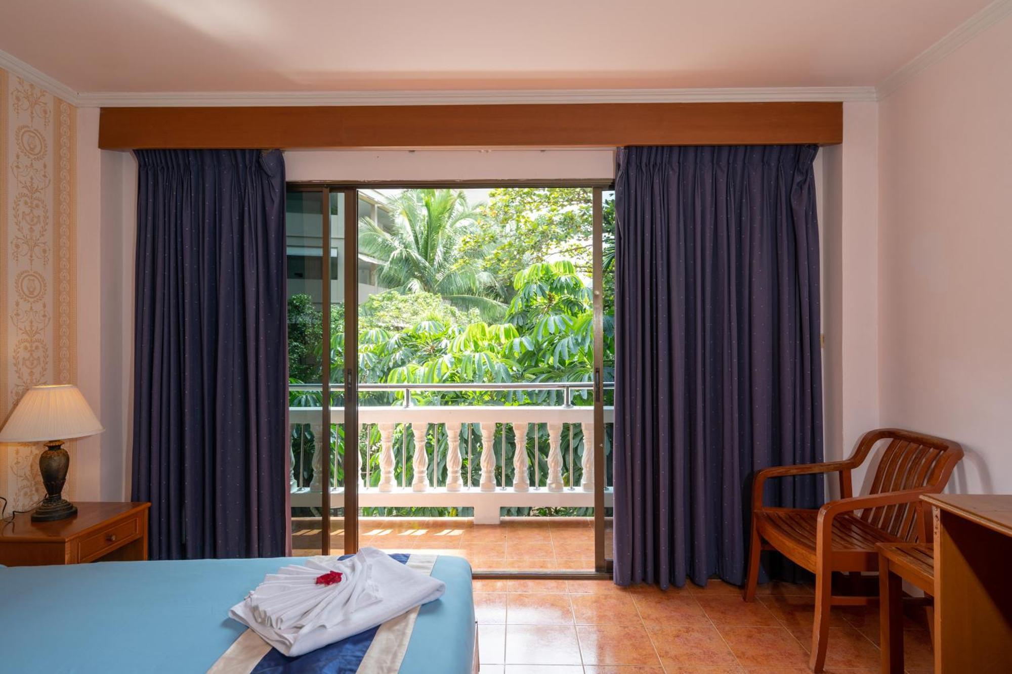 Patong Central Residence & Apartment Exteriör bild