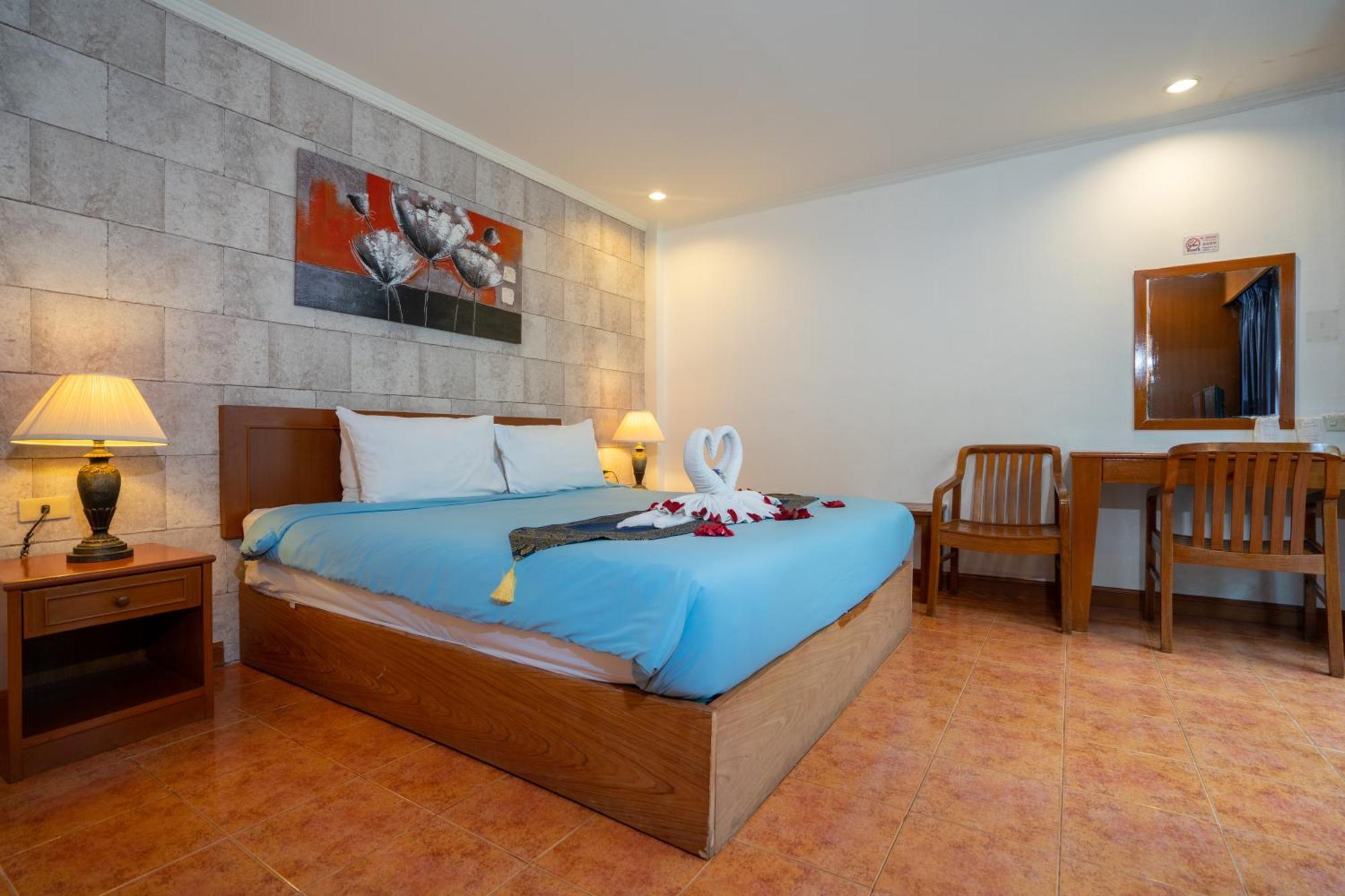 Patong Central Residence & Apartment Rum bild