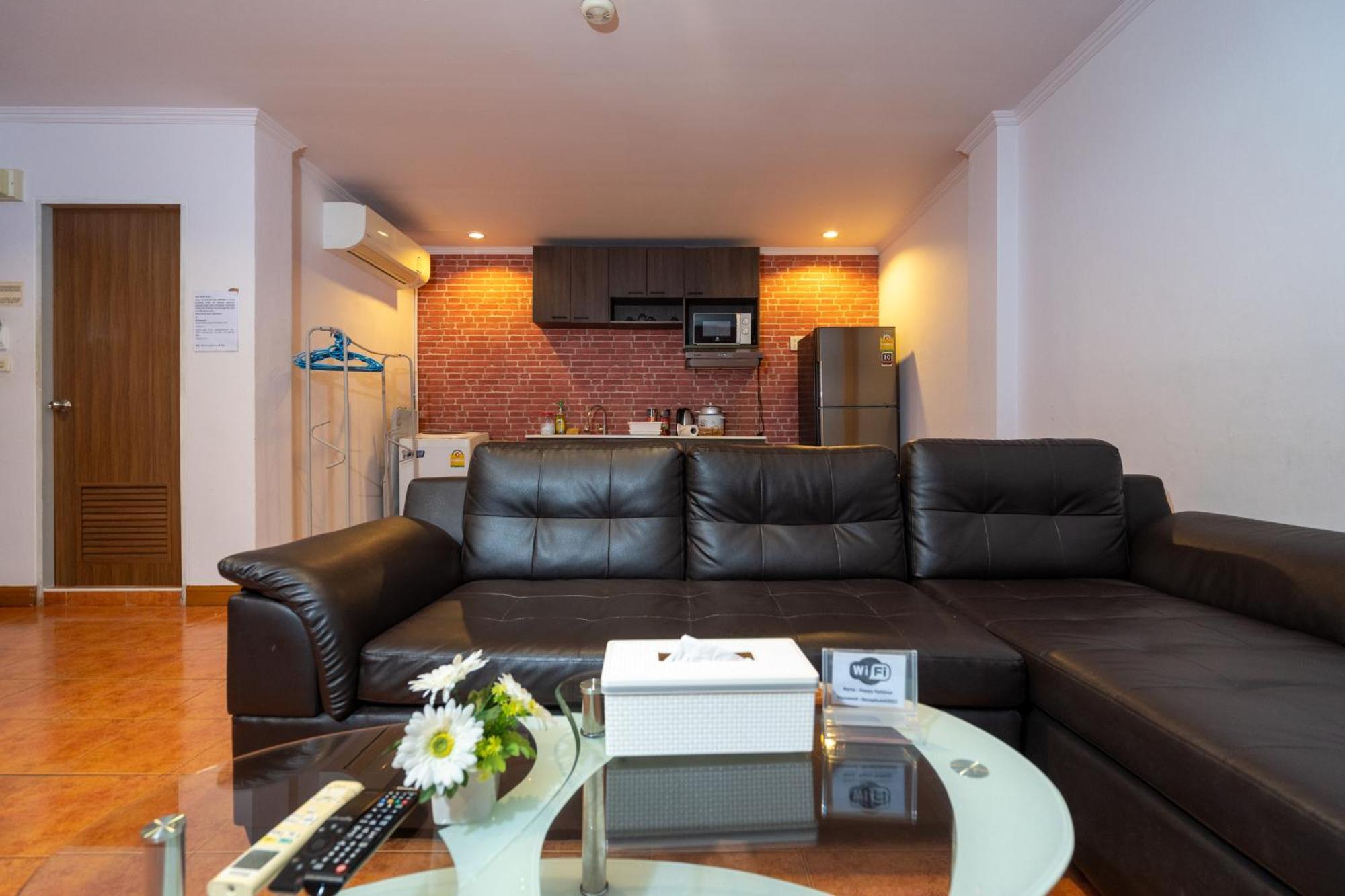 Patong Central Residence & Apartment Rum bild