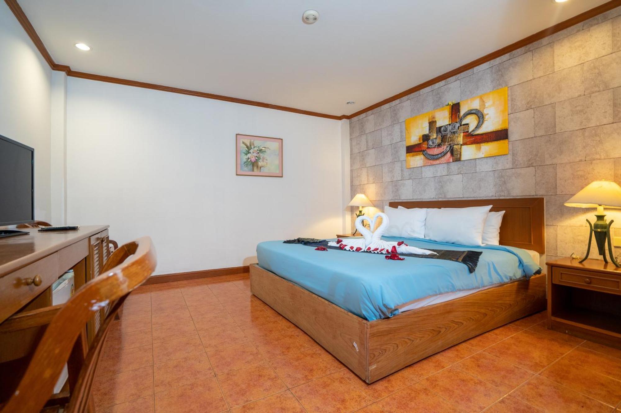 Patong Central Residence & Apartment Rum bild