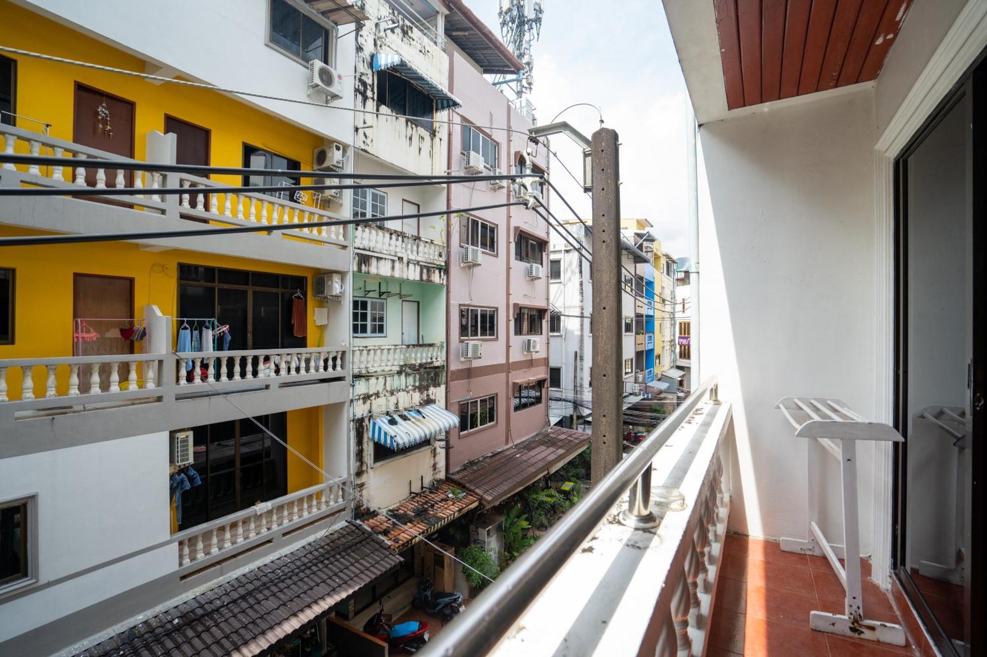 Patong Central Residence & Apartment Rum bild