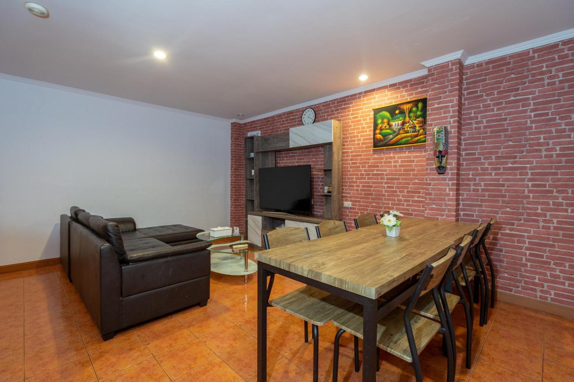 Patong Central Residence & Apartment Rum bild