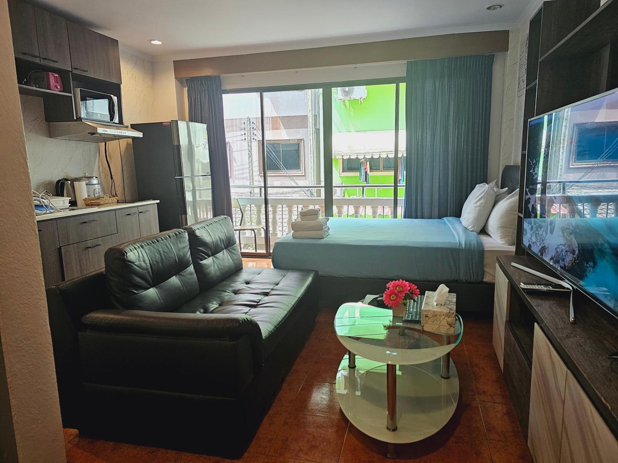 Patong Central Residence & Apartment Rum bild
