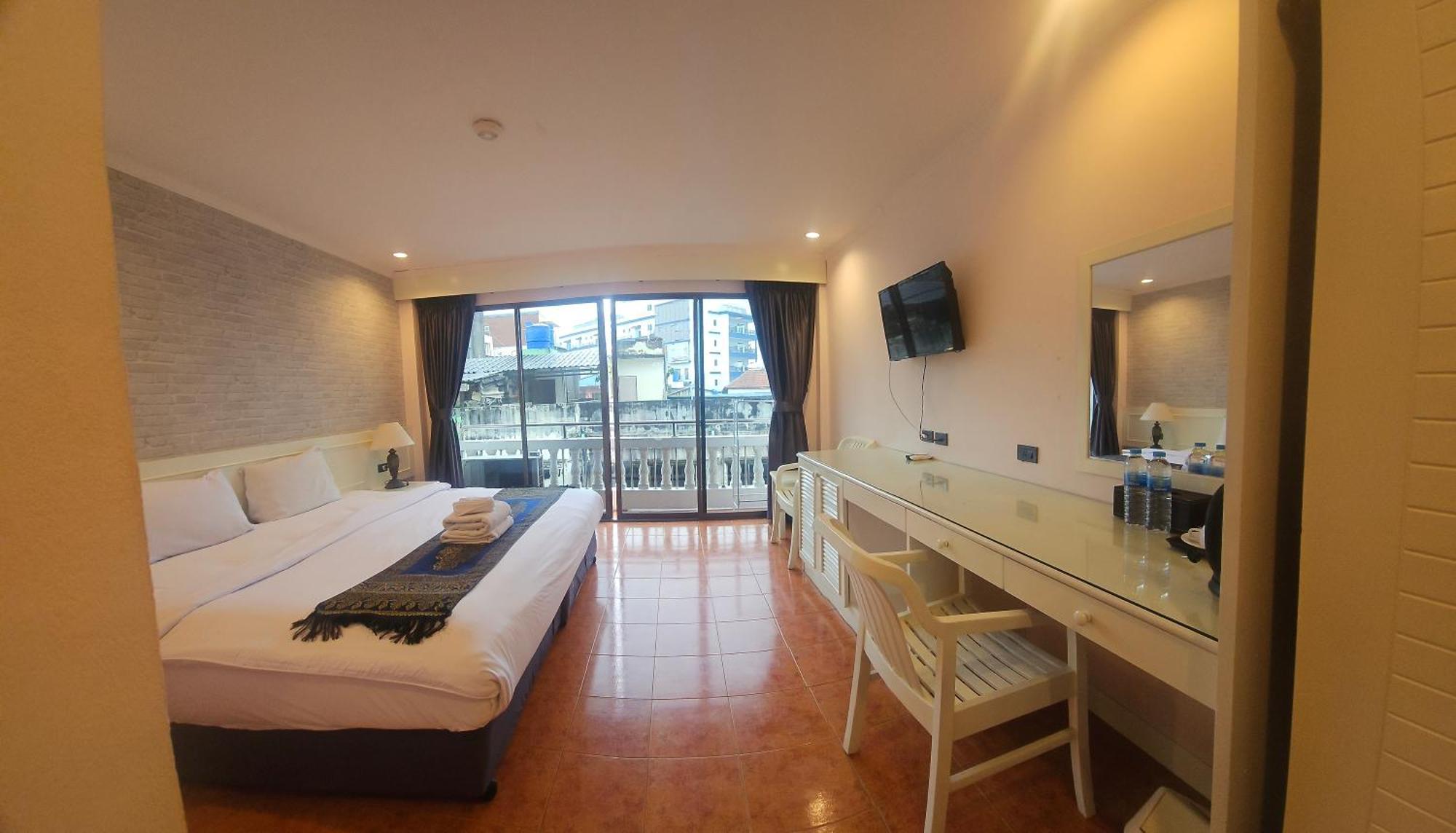 Patong Central Residence & Apartment Exteriör bild