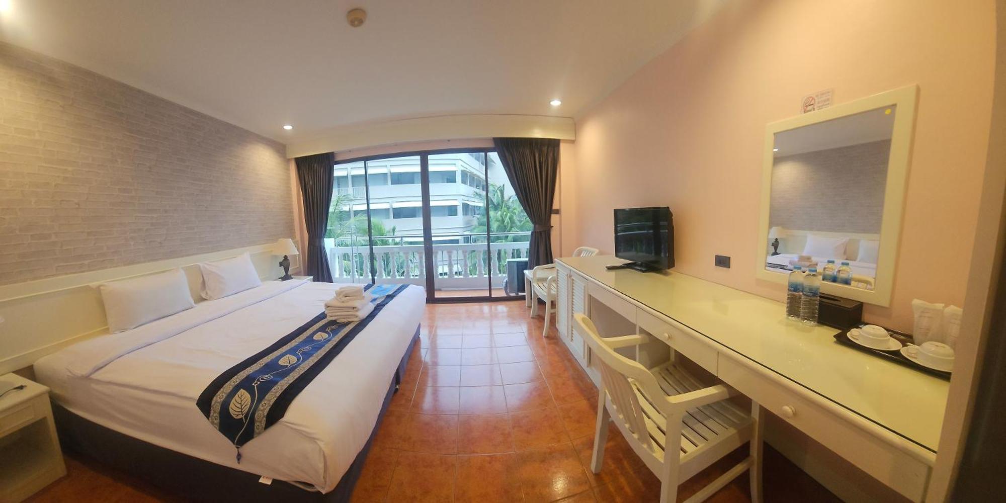 Patong Central Residence & Apartment Exteriör bild