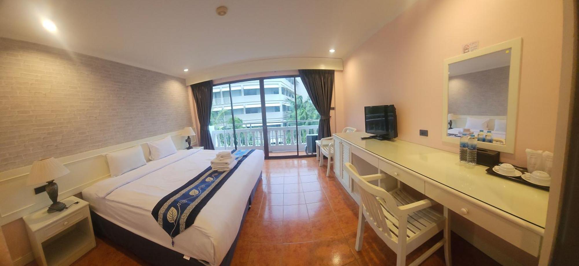 Patong Central Residence & Apartment Exteriör bild