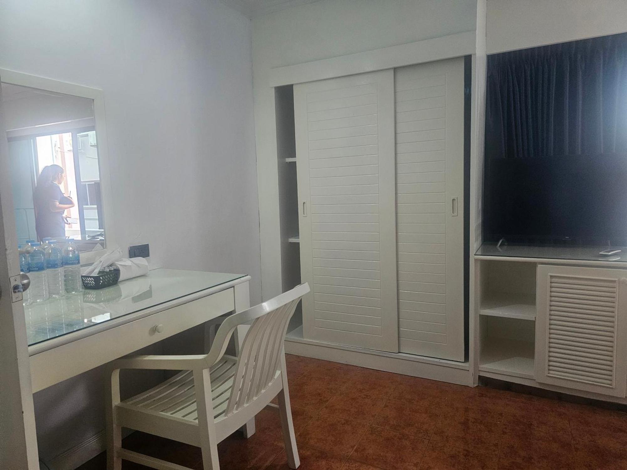 Patong Central Residence & Apartment Rum bild
