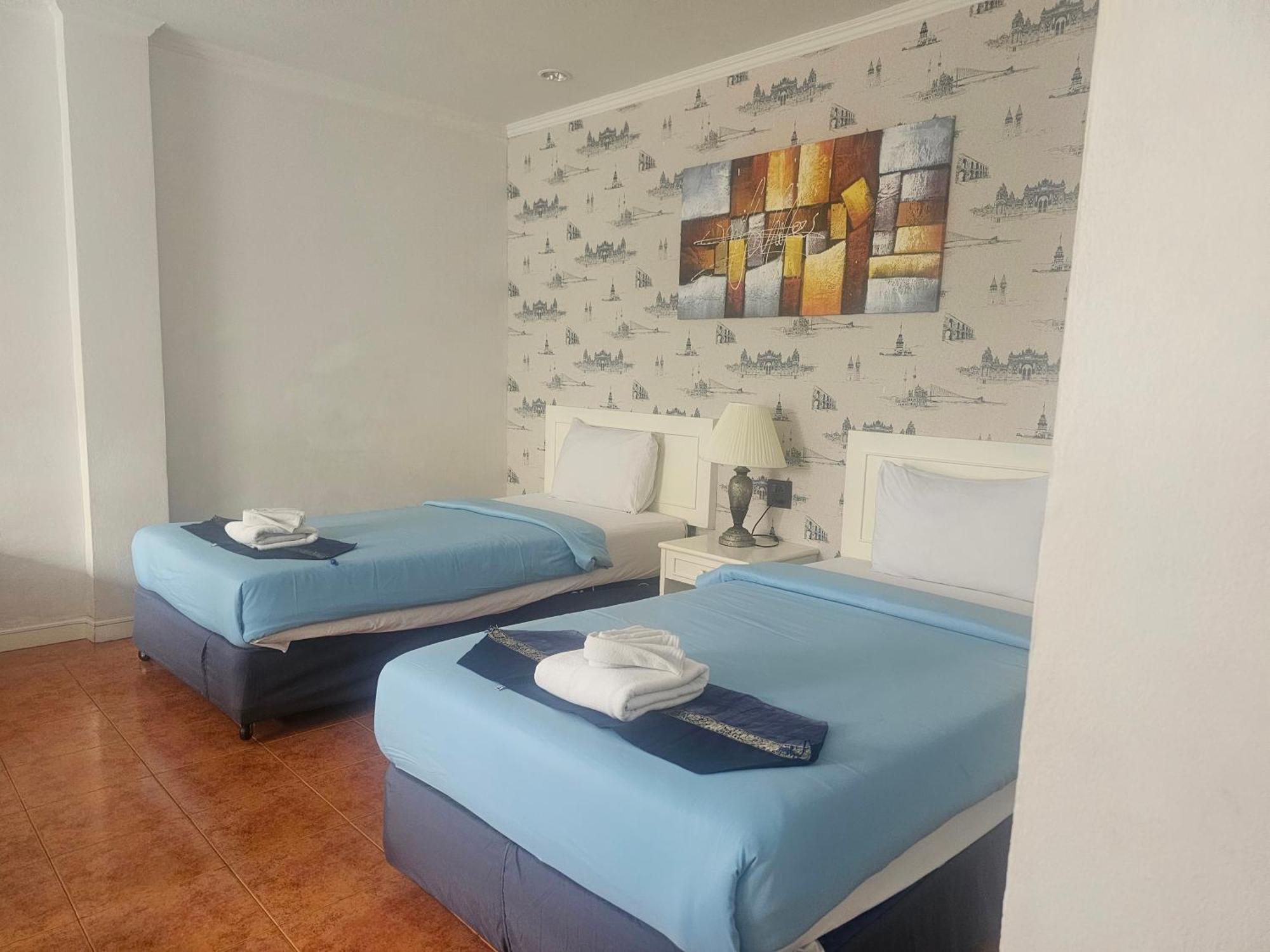 Patong Central Residence & Apartment Rum bild